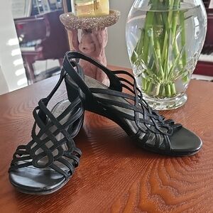 Impo Black Strappy Sandals with Medium Heel